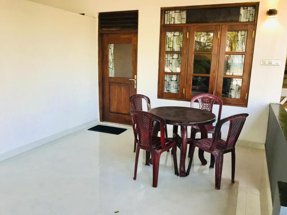 Beach Bungalow Yala Киринда Екстериор снимка